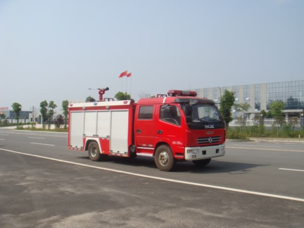 3.5吨水罐消防车正式服役西藏草原自治区