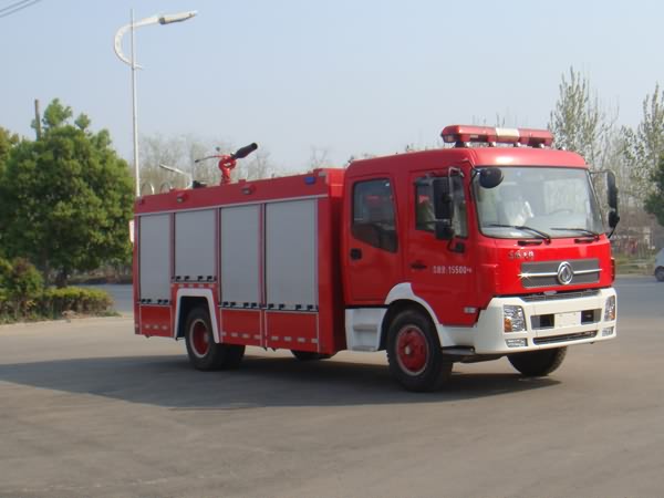 江特牌JDF5161GXFPM70B型泡沫消防车